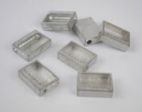 Eingießaufhänger aus Metall Eingießaufhänger aus Metall