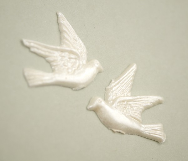 Wachsmotiv Tauben weiß perlmutt 2,5 cm, 2 Stück